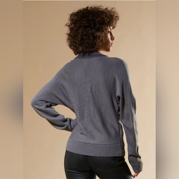 NWT Outlander Sweater - Picture 3 of 6